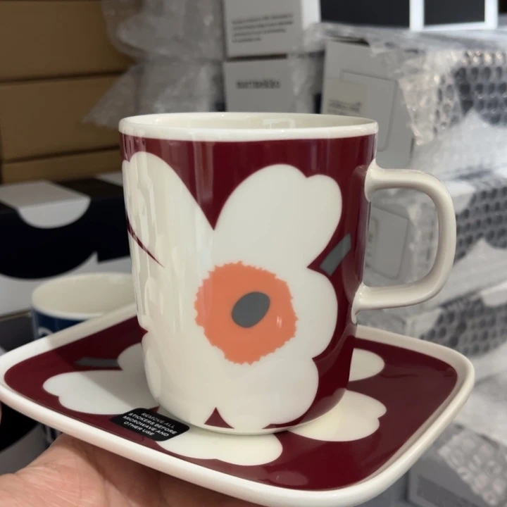 marimekko酒红白花杯碟套