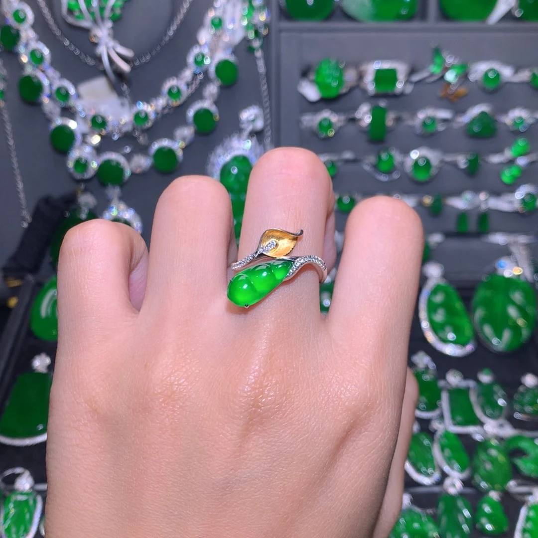 翡翠戒指18K金镶嵌福豆戒指