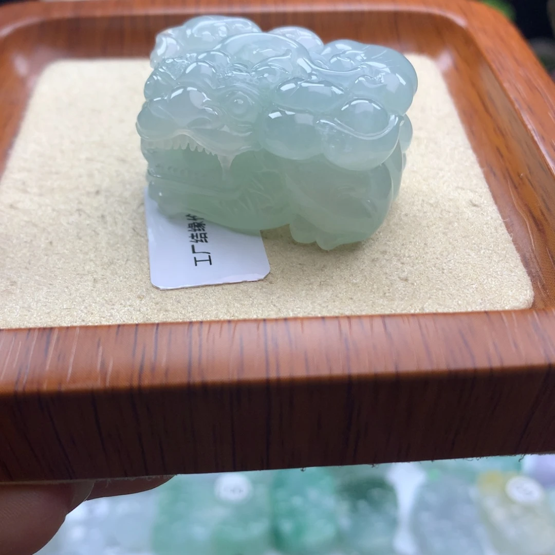 翡翠未镶嵌颈饰63