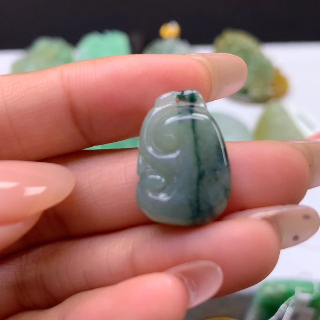 翡翠未镶嵌颈饰翡翠