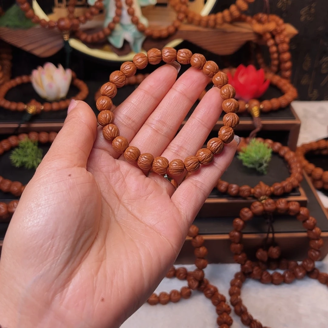 吊坠桃核洪**朝09玉龙脊手串