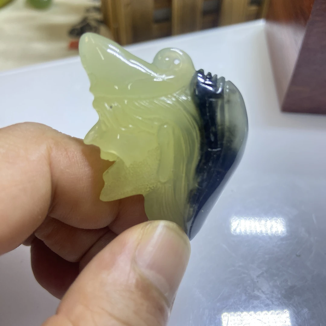 岫玉俏色巧雕水墨济公立体手工精雕