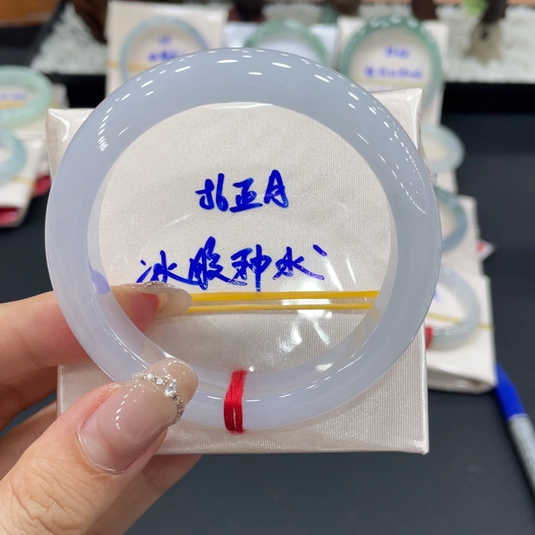 未镶嵌手镯翡翠缅甸翡翠手镯