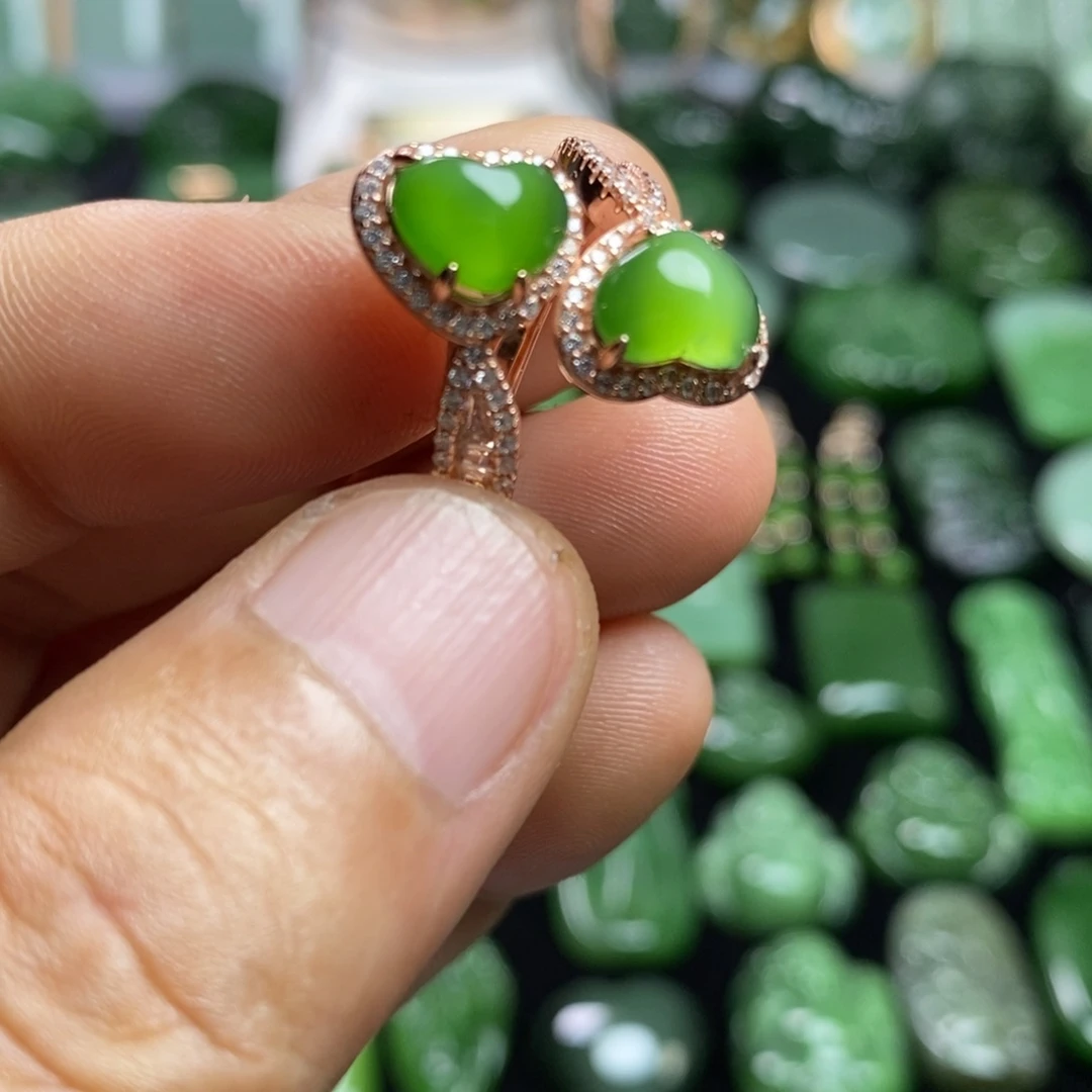 明***好和田玉（碧玉）未镶嵌戒指