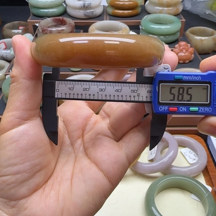 石英岩玉未镶嵌手镯线