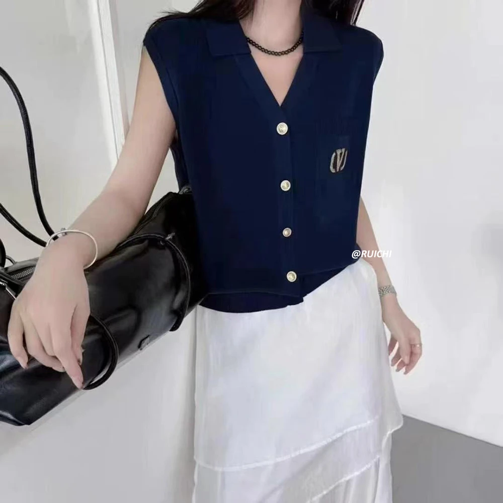 2026新款韩版POLO领小V领金扣小香风背心开衫针织短款T
