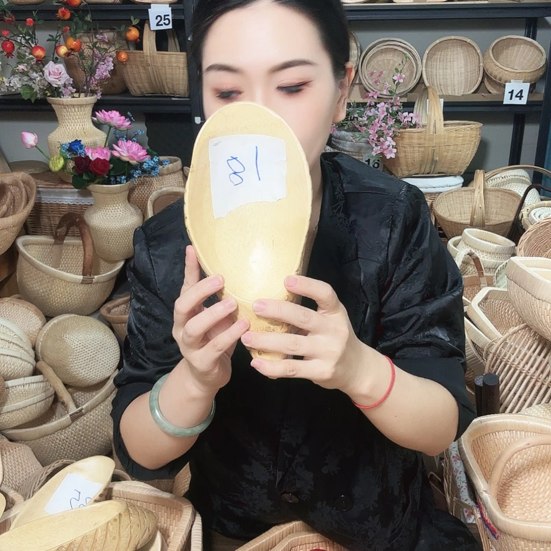 玲***玲木备注81小竹根。。。