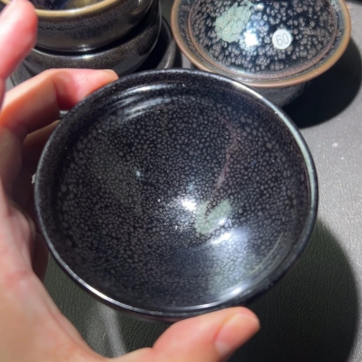茶盏我想和她好好聊聊心里难受