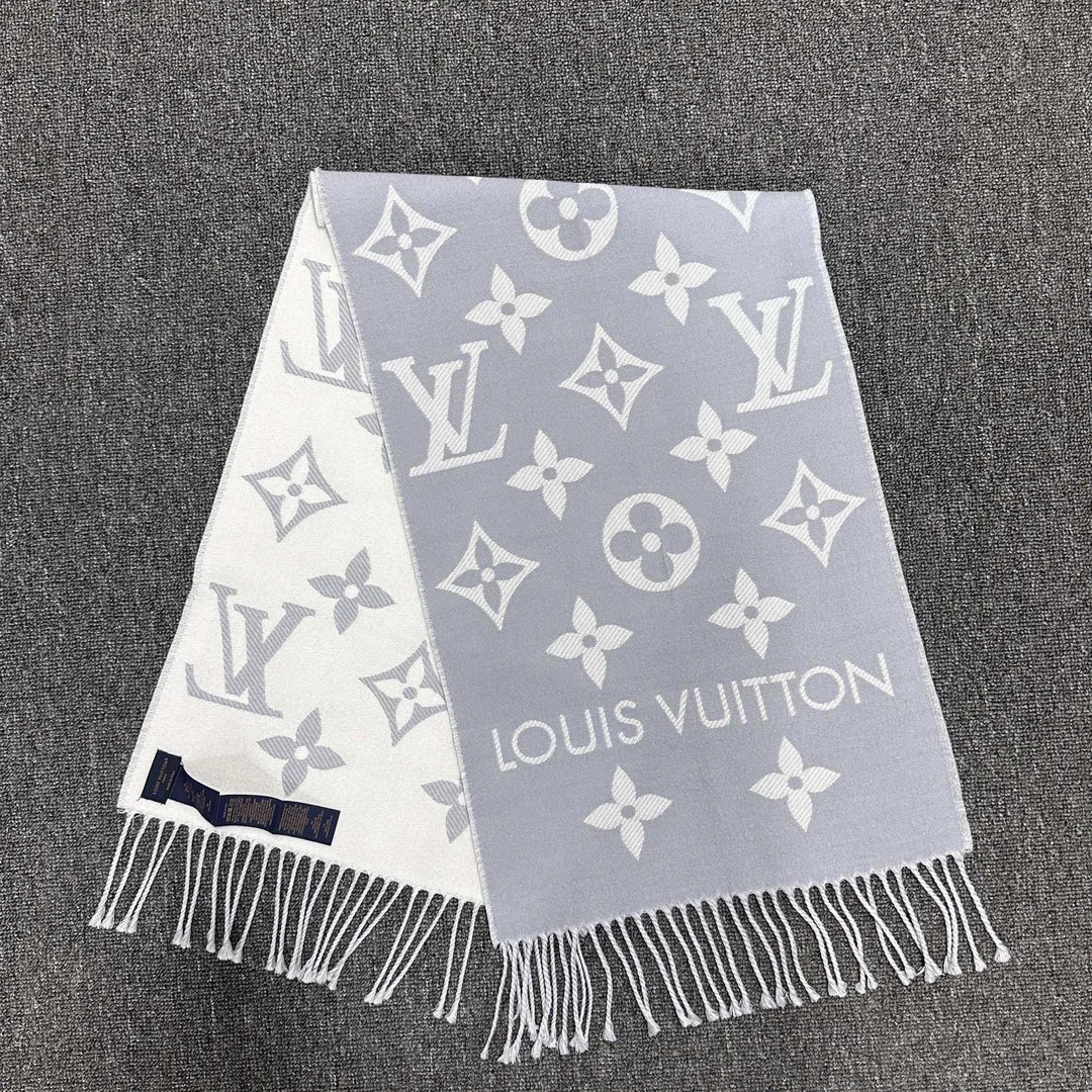 99新 LouisVuitton/路易威登 灰色双面满印围巾/34*170cm/21960