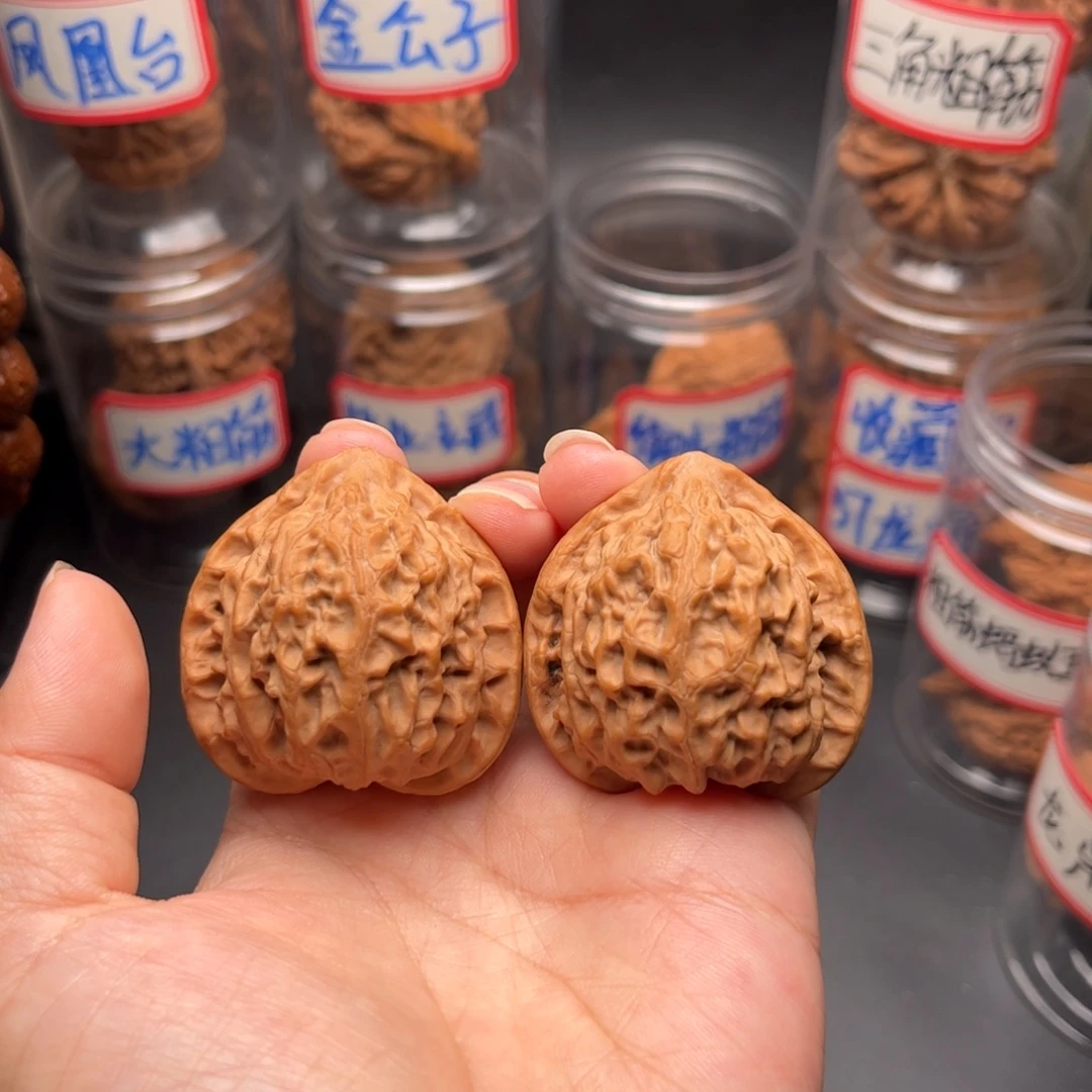 把件文玩核桃40全品金牛