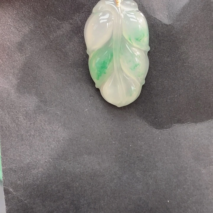 石英质玉未镶嵌颈饰