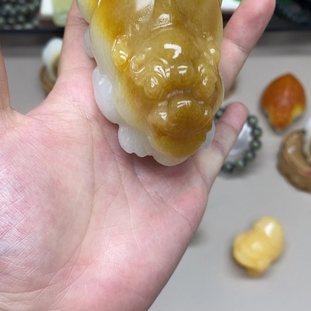 和田玉未镶嵌把件