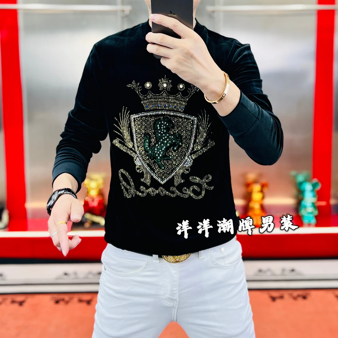 2025秋季男士时尚潮流韩丽绒烫钻战马修身印花长袖百搭圆领卫衣