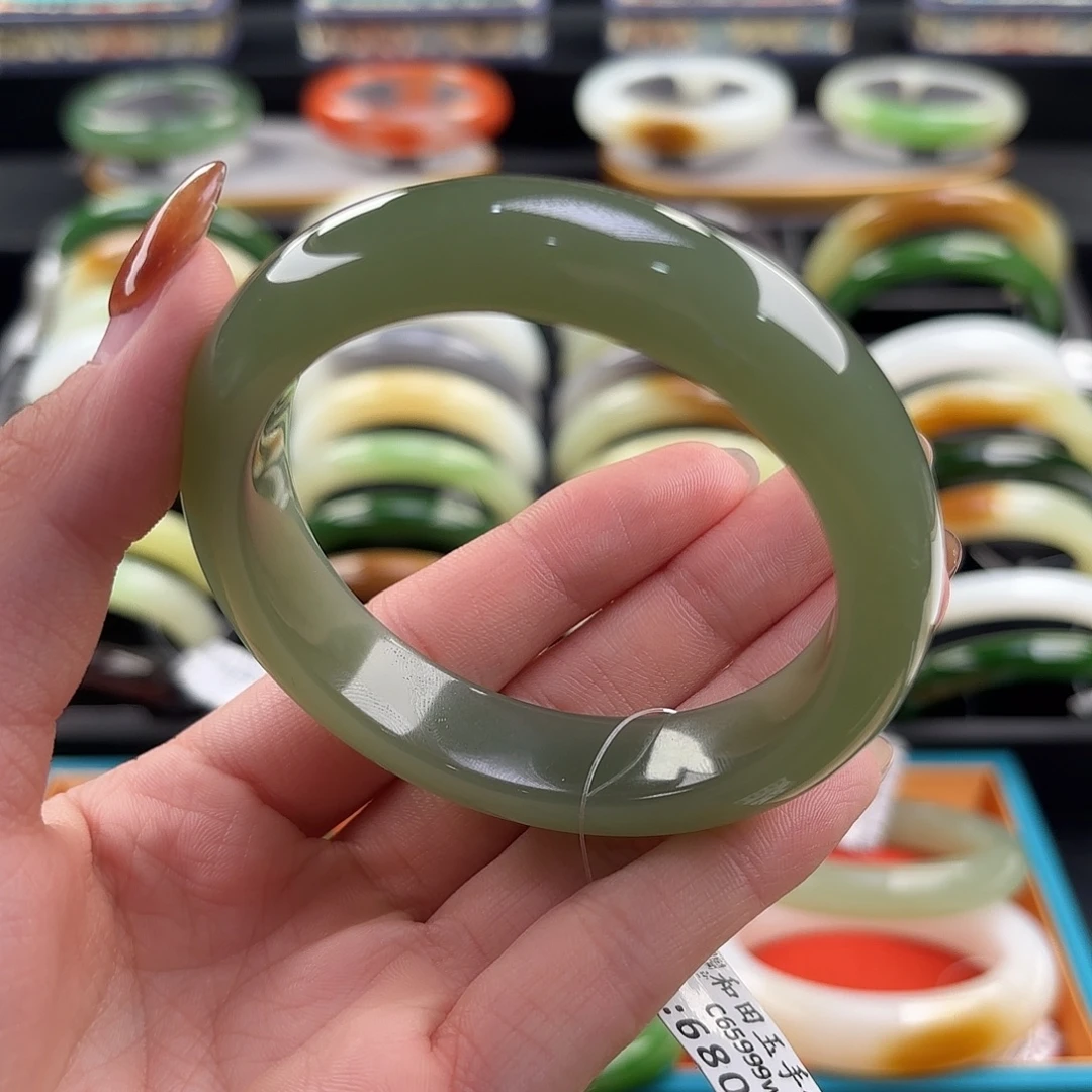 和田玉未镶嵌手镯57.1