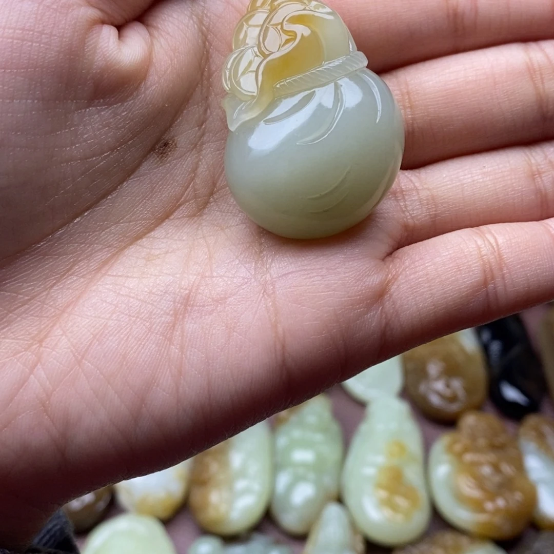 项链未镶嵌和田玉（糖玉）