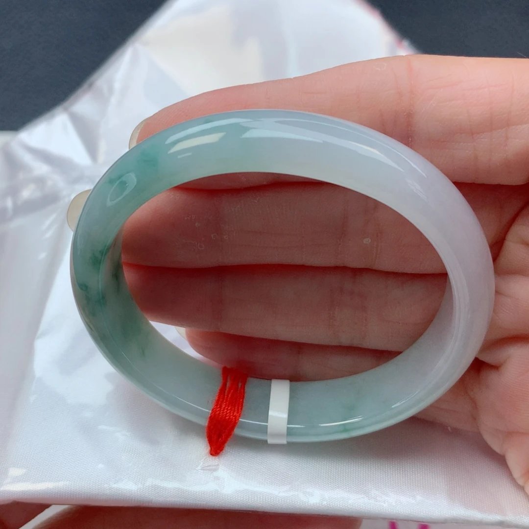 翡翠未镶嵌手镯52.4贵妃 细糯化飘绿花完整高性价比