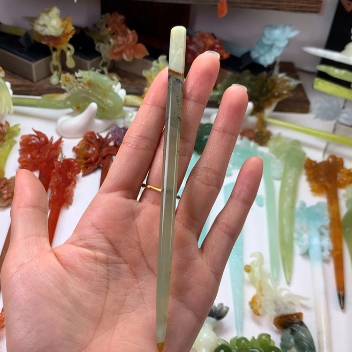 蛇纹石玉发饰未镶嵌寻****翼