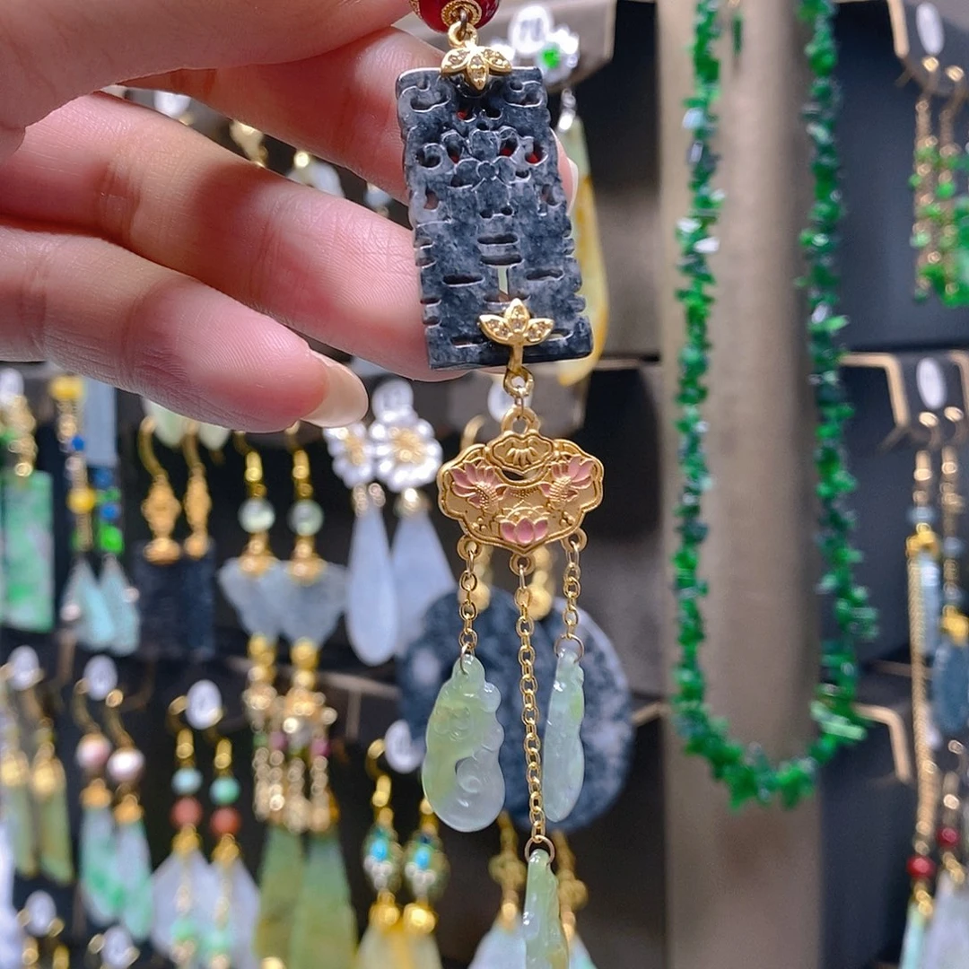 未镶嵌翡翠耳饰翡翠