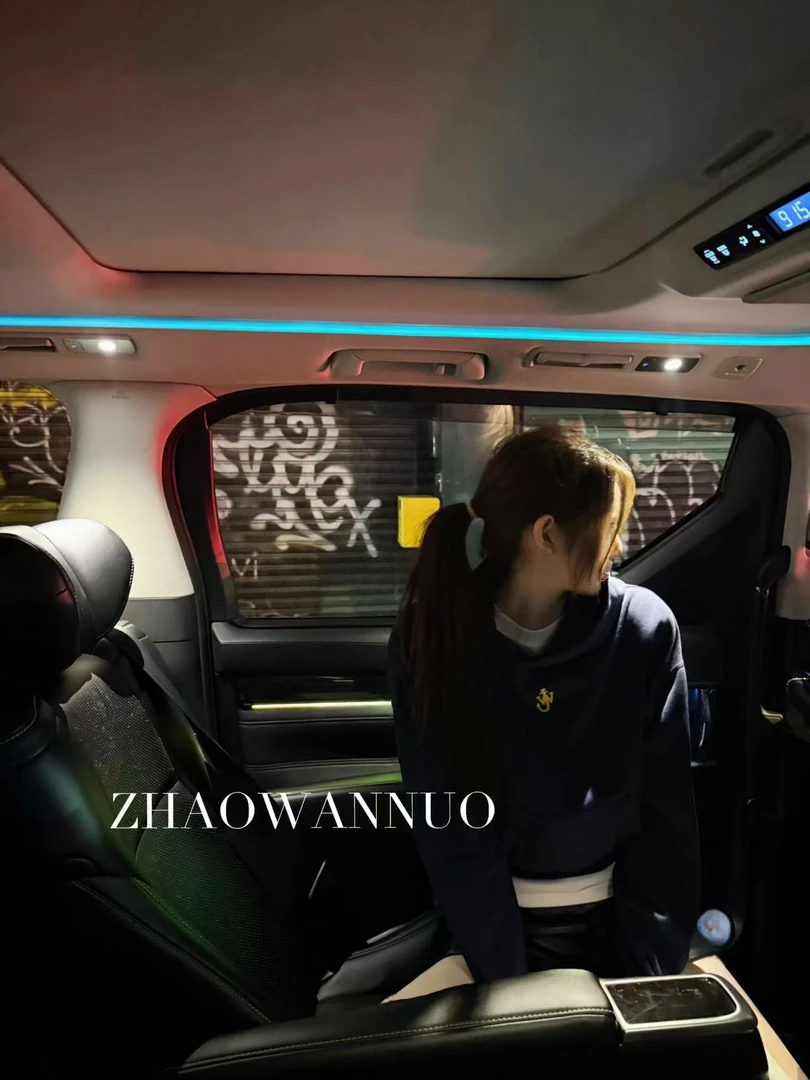 ZHAO WANNUO 丨 J*W黄色徽标船锚刺绣连帽卫衣NC0699