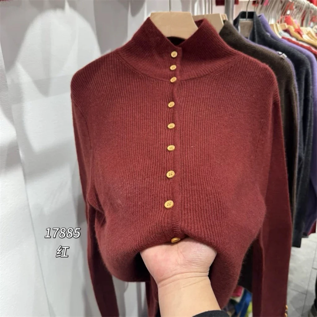 17885（部分无水洗唛介意慎拍）WANGDAN半高领手袖三粒扣针织开衫