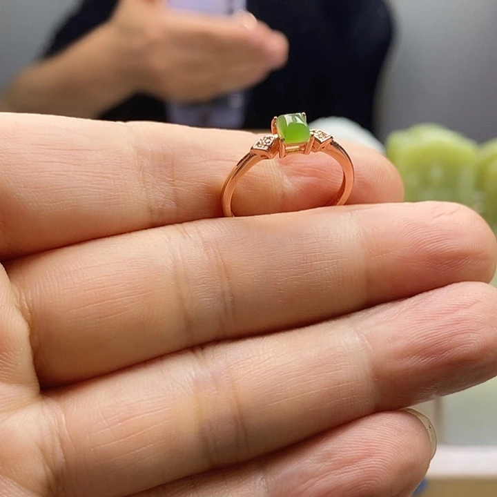 未镶嵌戒指和田玉