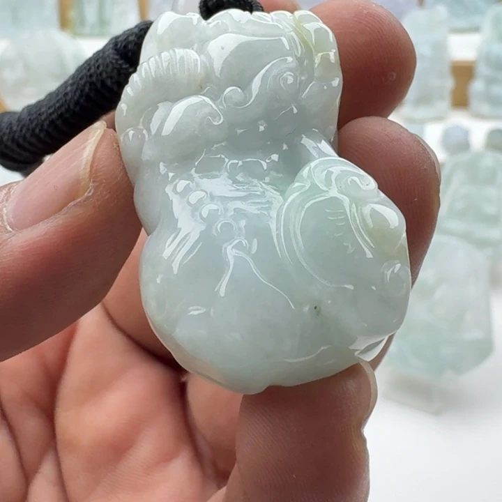 翡翠未镶嵌颈饰天然缅甸A货翡翠