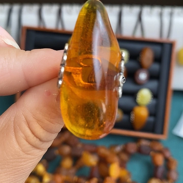 琥珀颈饰未镶嵌戒指