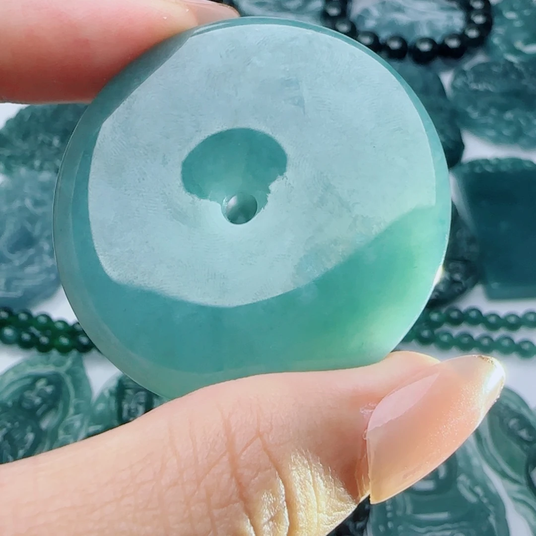 颈饰未镶嵌翡翠多样性发货天然的A货翡翠