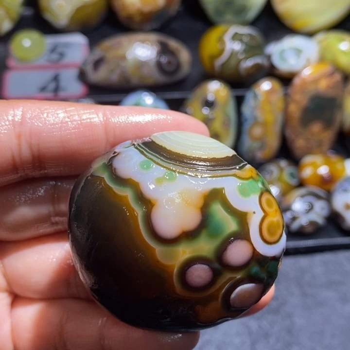 玛瑙/玉髓未镶嵌珠宝奇石167