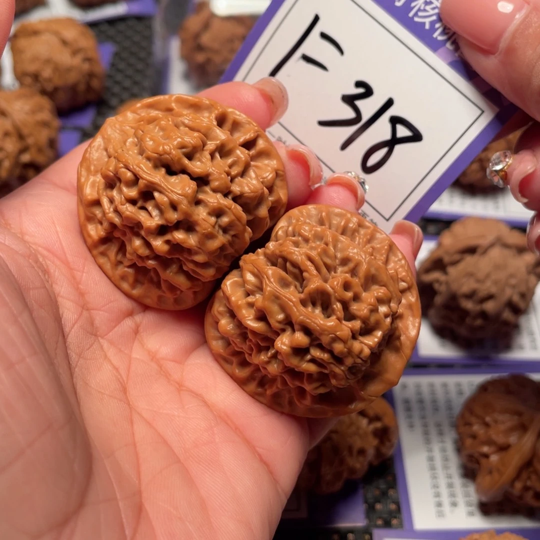 桃核把件318号秦闷39