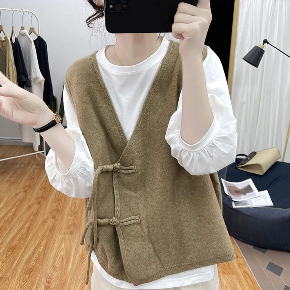 新中式盘扣春季新款时尚洋气减龄复古拼接百搭显瘦针织马夹背心女