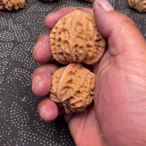 文玩核桃把件宫灯10