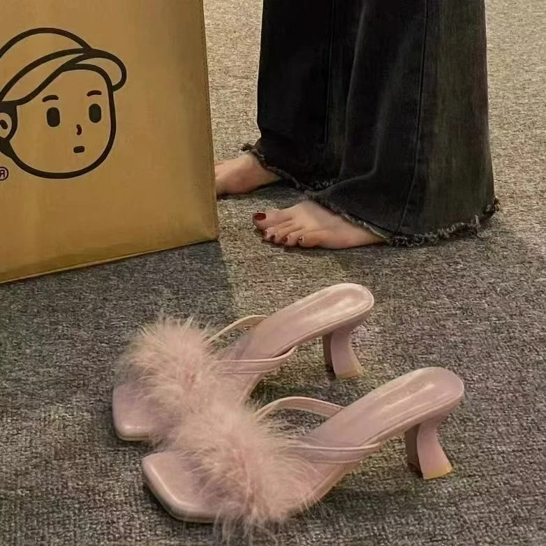 女鞋粗跟小众设计毛毛拖鞋女外穿2025秋新款时尚爆款凉拖百搭凉鞋