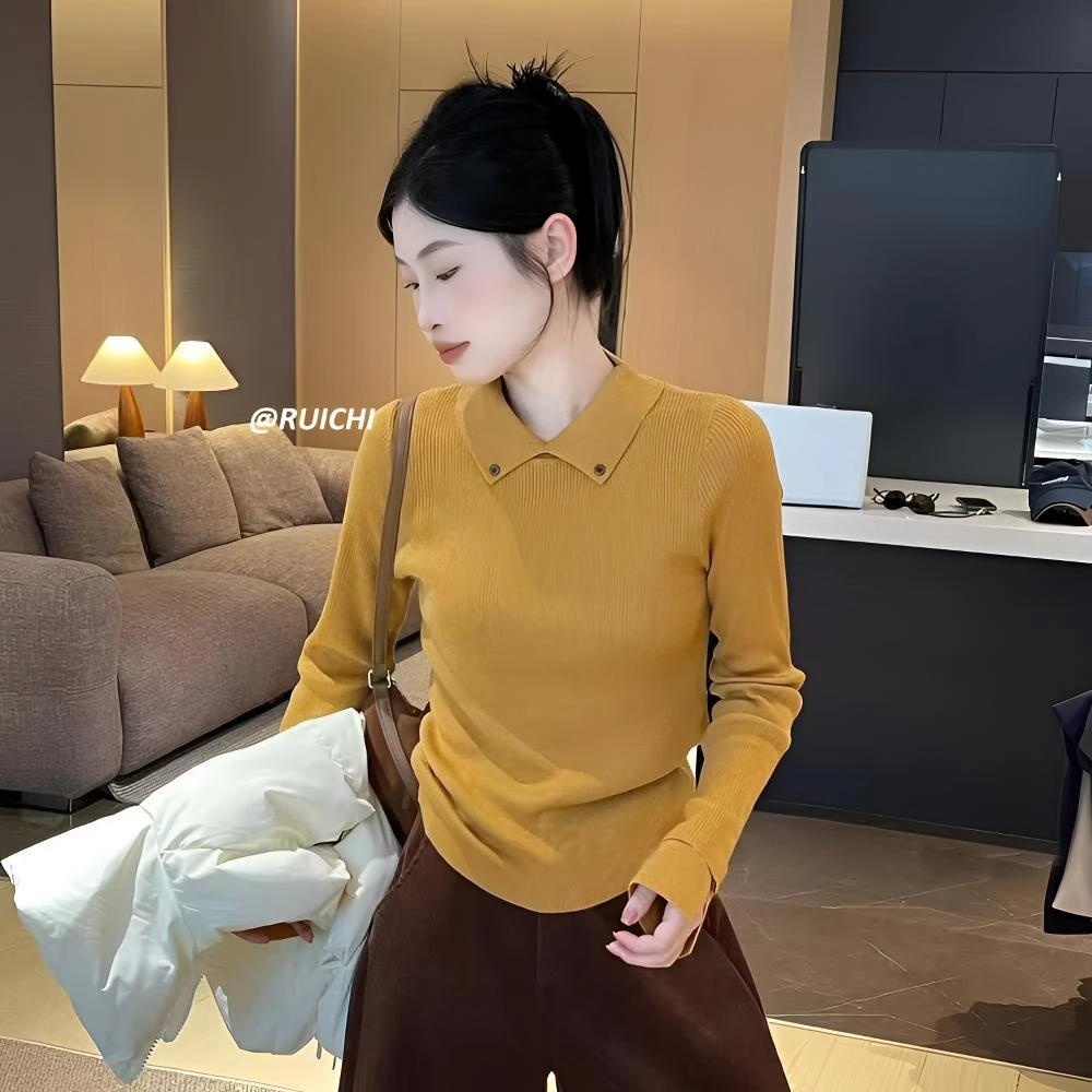 2025秋冬新款韩系翻领纽扣设计高级感套头显瘦针织打底衫上衣女
