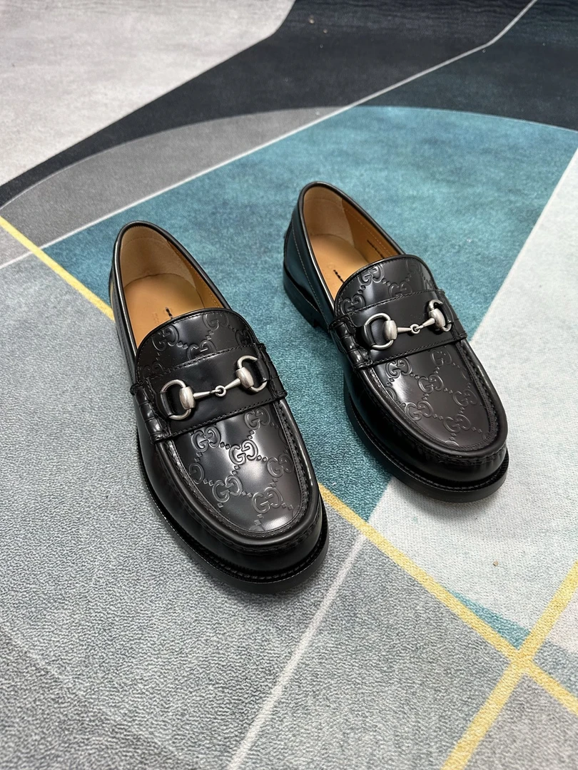 未使用 GUCCI/古驰 男士黑色皮鞋微瑕商品介意勿拍GUC018