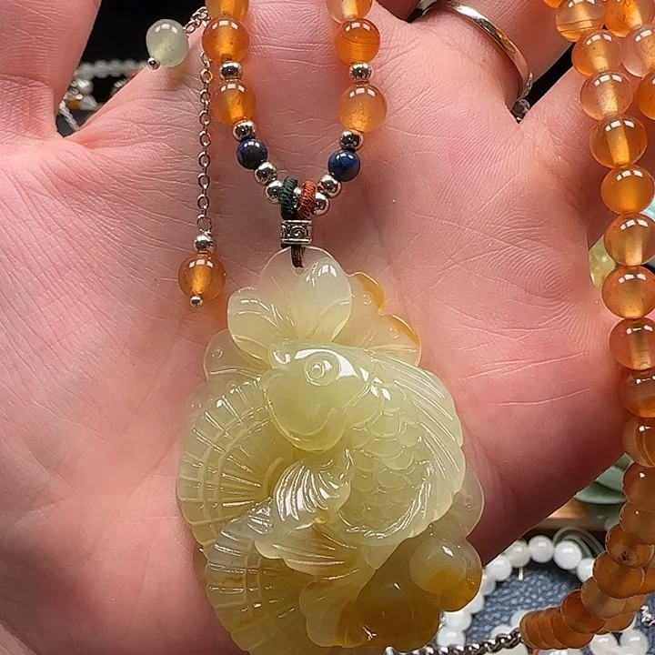 蛇纹石玉挂件合金