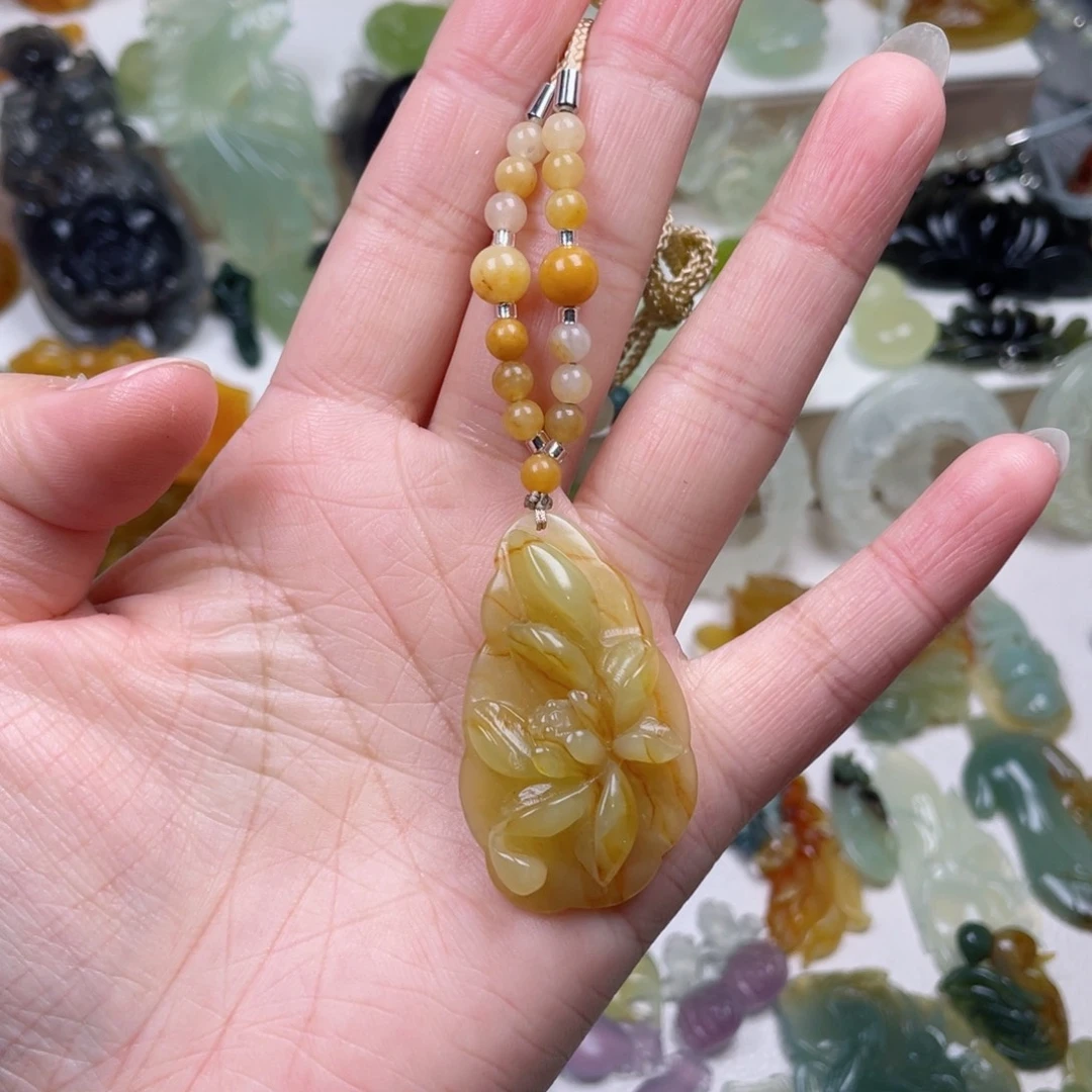 蛇纹石玉未镶嵌颈饰