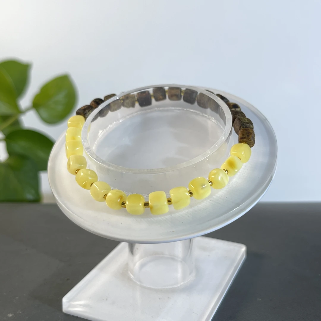 JXW01-014  蜜蜡-手串（含配饰）