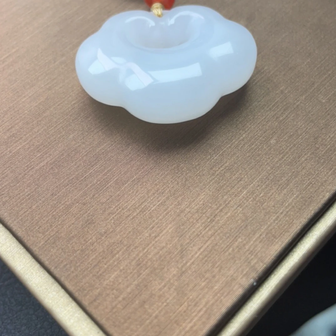 金丝玉祥云如意锁