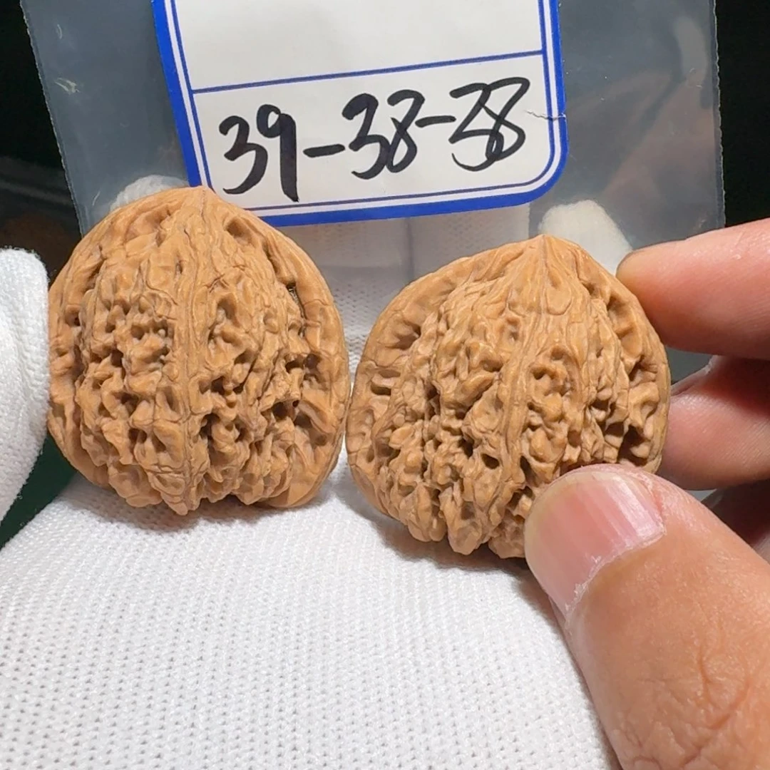 文玩核桃把件29号拧花