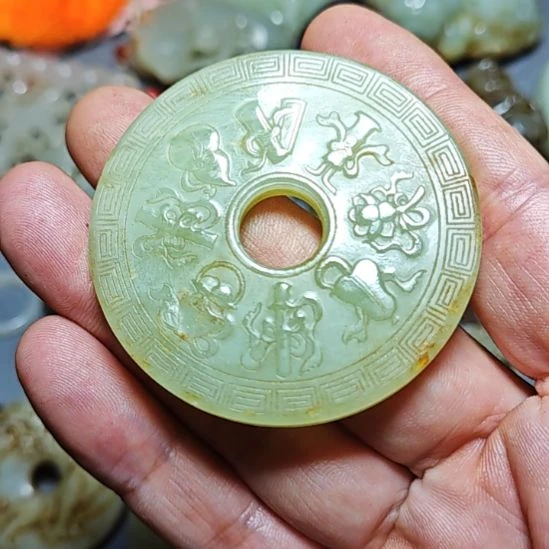 颈饰未镶嵌和田玉