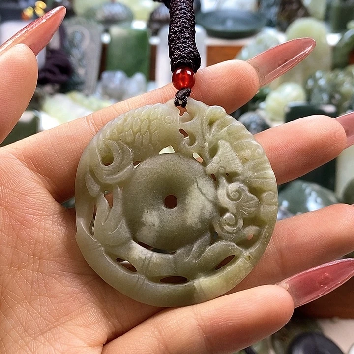 和田玉颈饰未镶嵌