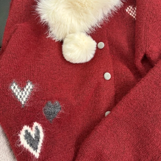 BINGQING女装  冬季 新年红色爱心毛领  毛衣~
