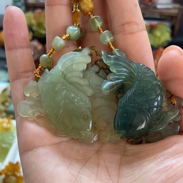 蛇纹石玉未镶嵌颈饰