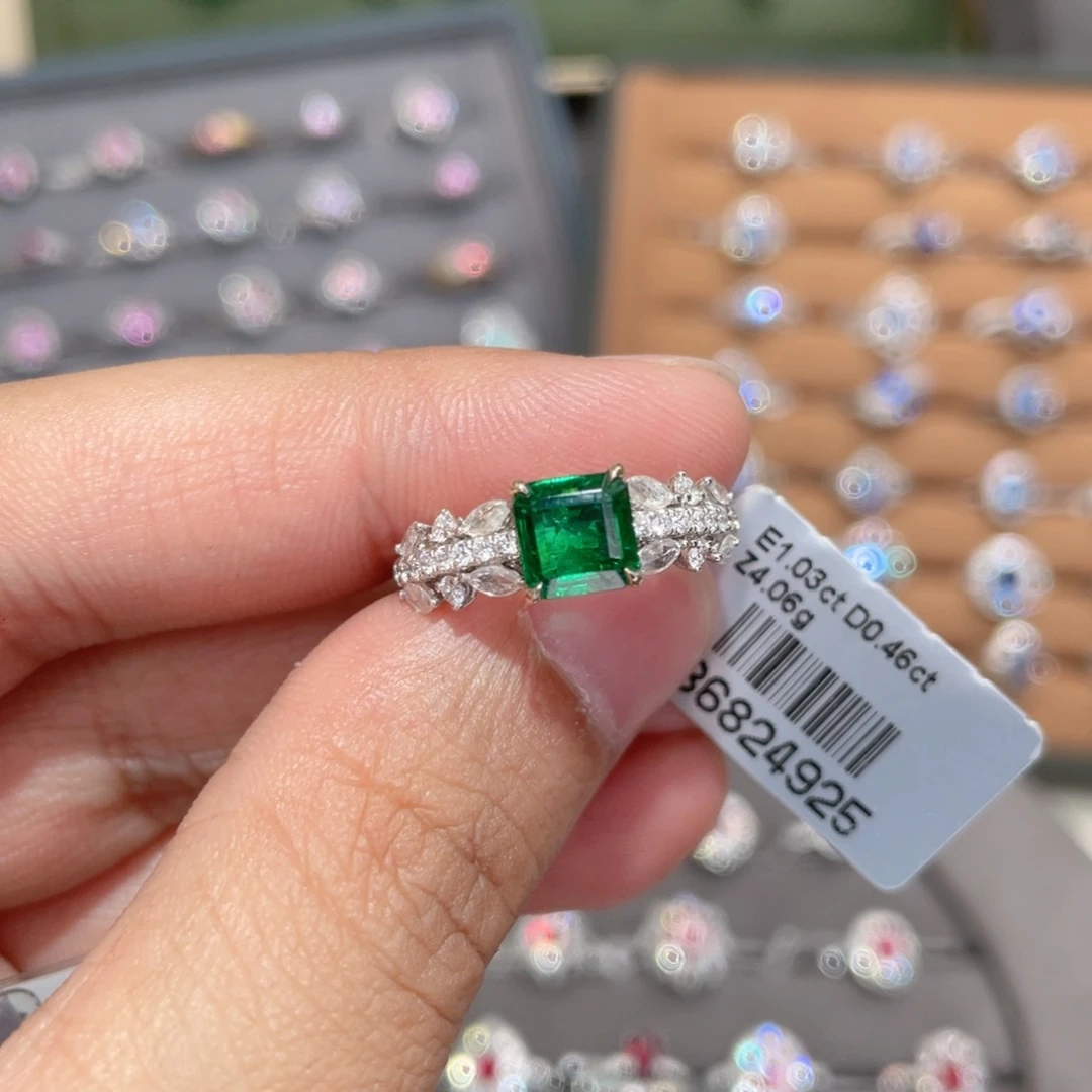 祖母绿戒指18K金镶嵌1.03ct