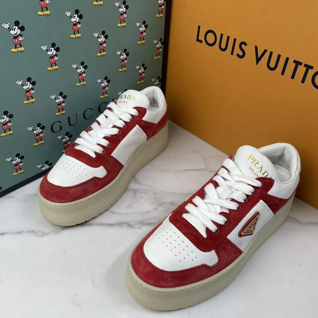 99新 Prada/普拉达 白红麂皮侧边三角标潮流百搭厚底板鞋/38.5码