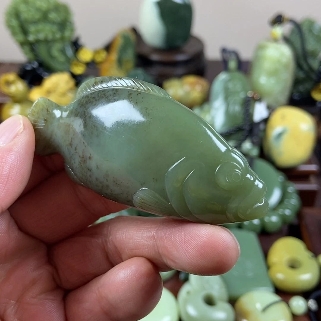 岫岩老玉（透闪石质玉）未镶嵌珠宝奇石