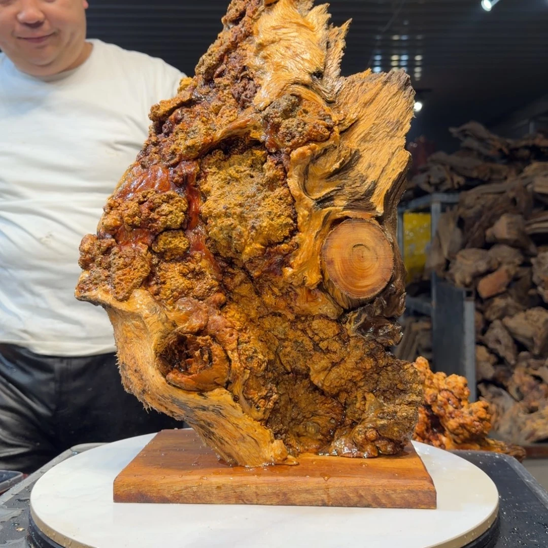 李***法木王一刀琥珀木摆件104