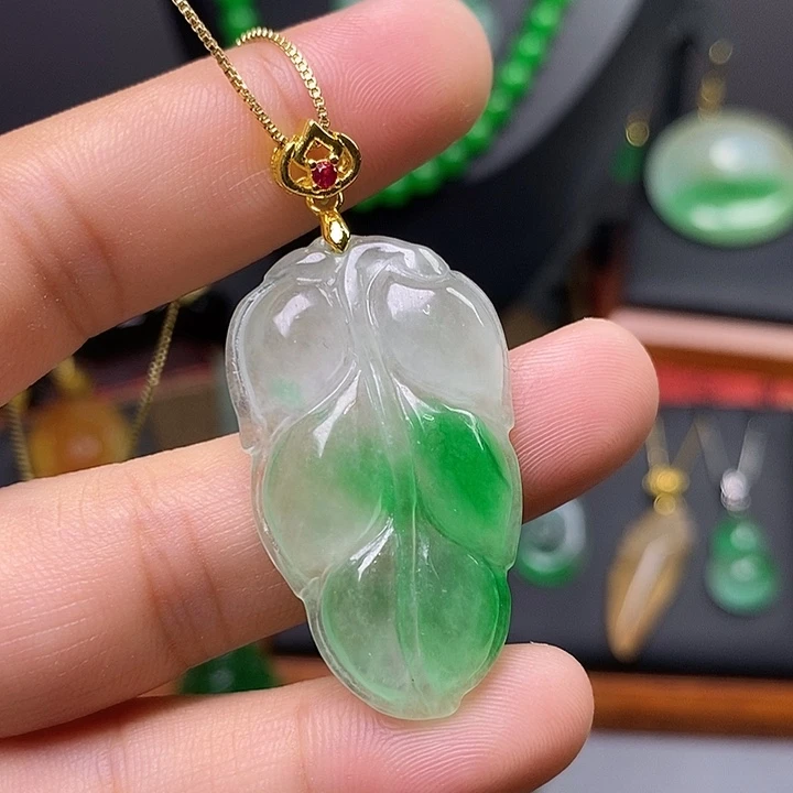 吊坠(赠链)未镶嵌翡翠