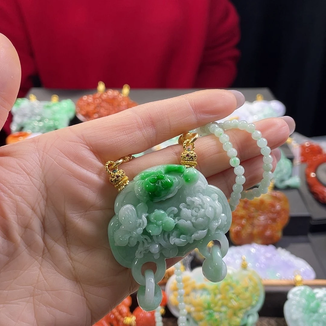 翡翠颈饰未镶嵌代编织